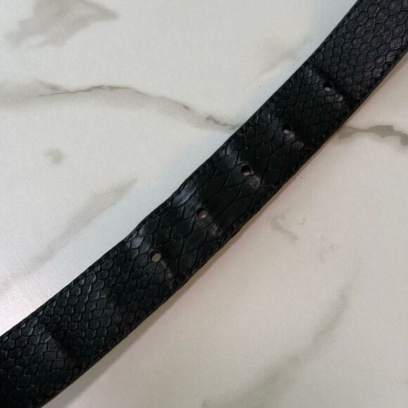 H&M women’s vinyl black snake print belt size small - Picture 5 of 5